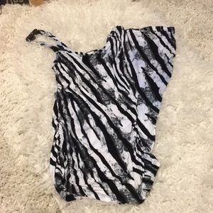 🇺🇸One shoulder white & black tee shirt